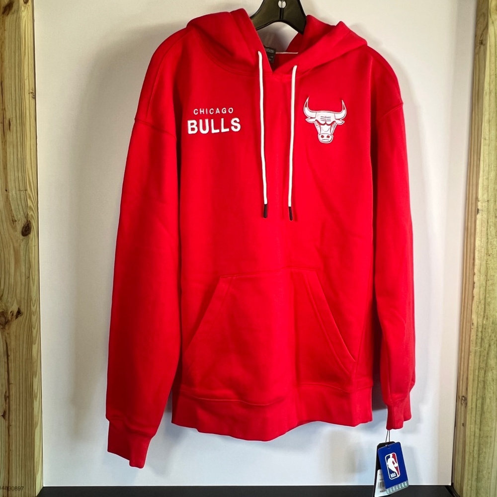 Unisex Chicago Bulls Fanatics Red Elements Super Soft Fleece Pullover Hoodie